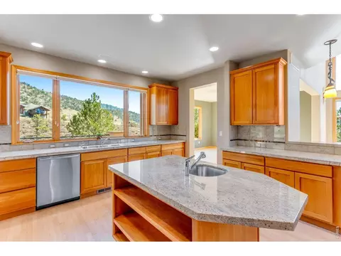 Kitchen - 1016 Horizon Dr, Lyons, CO 80540 photo 3 of 6