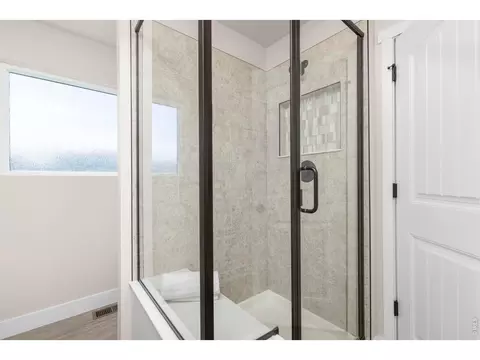 Bath - 103 Lemonade Dr, Berthoud, CO 80513 photo 3 of 4