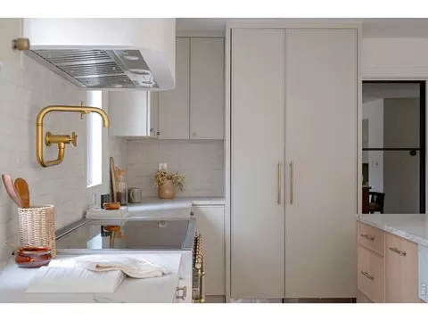 Kitchen - 805 Linden Ave, Boulder, CO 80304 photo 5 of 7