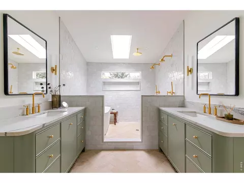 Bath - 805 Linden Ave, Boulder, CO 80304 photo 1 of 3
