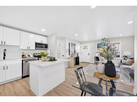 1536 S Queen Ct, Lakewood, CO 80232