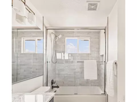 Bath - 2347 Santa Fe Dr, Longmont, CO 80504 photo 4 of 5