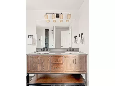Bath - 2347 Santa Fe Dr, Longmont, CO 80504 photo 2 of 5