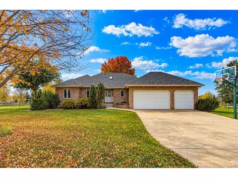 104 Grand View Dr, Mead, CO 80542