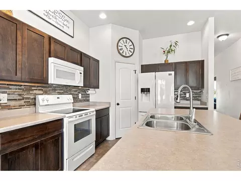 Kitchen - 1544 Brant St, Berthoud, CO 80513 photo 3 of 6