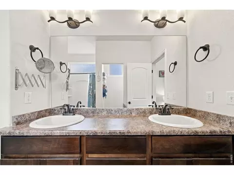 Bath - 1544 Brant St, Berthoud, CO 80513 photo 1 of 3