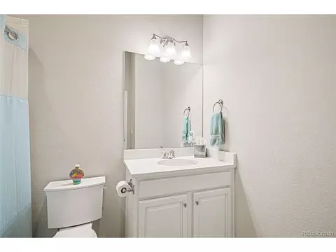 Bath - 22596 E Glidden Dr, Aurora, CO 80016 photo 3 of 3