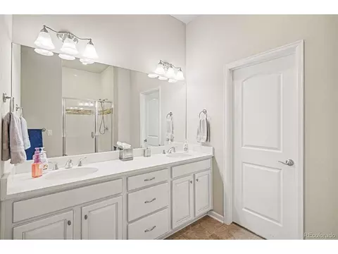 Bath - 22596 E Glidden Dr, Aurora, CO 80016 photo 1 of 3