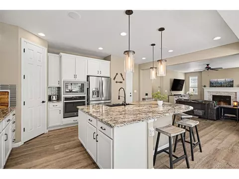 Kitchen - 26712 E Hinsdale Pl, Aurora, CO 80016 photo 2 of 2