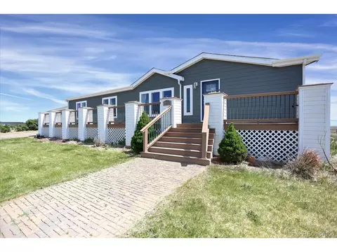 42959 E Arkansas Pl, Bennett, CO 80102 photo 2