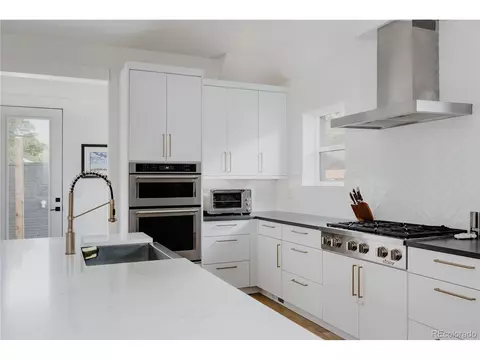 2645 Eudora St, Denver, CO 80207 photo 9