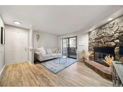 15390 E Arizona Ave #203, Aurora, CO 80017