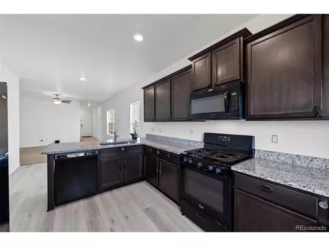 306 Walnut St, Bennett, CO 80102 photo 10