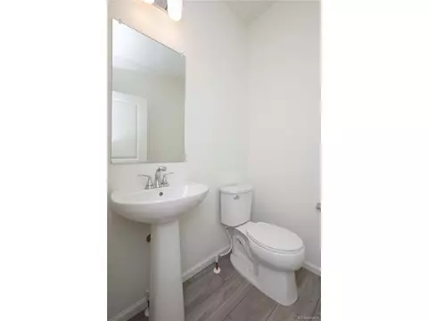 28492 E 6th Pl, Aurora, CO 80018 photo 11