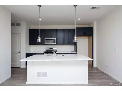 28492 E 6th Pl, Aurora, CO 80018 photo 8