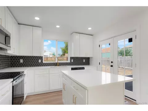 20579 E Buchanan Dr, Aurora, CO 80011 photo 4