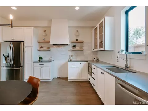 869 30th St, Denver, CO 80205 photo 8