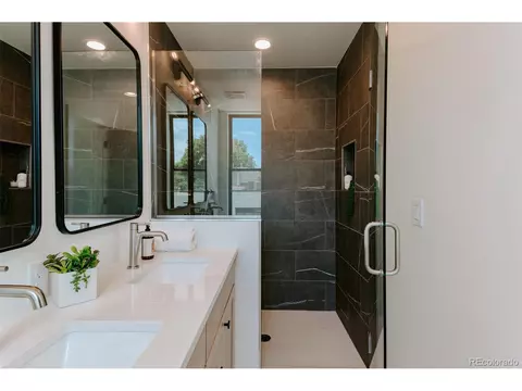869 30th St, Denver, CO 80205 photo 4