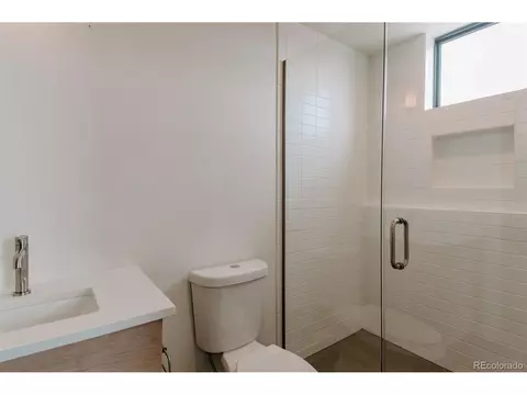 869 30th St, Denver, CO 80205 photo 7