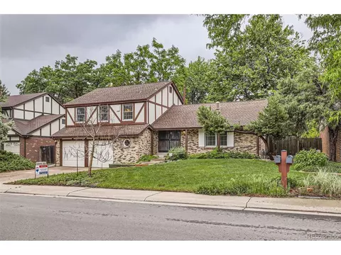 2556 S Eagle Cir, Aurora, CO 80014