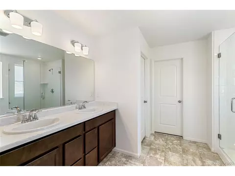 Bath - 20474 E 57th Ave, Aurora, CO 80019 photo 2 of 4