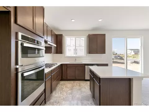 Kitchen - 20474 E 57th Ave, Aurora, CO 80019 photo 5 of 6