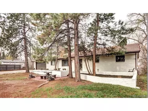 561 Saulsbury St, Lakewood, CO 80226