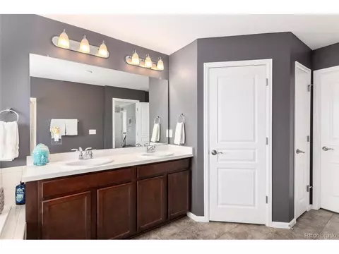 Bath - 26925 E Quarto Pl, Aurora, CO 80016 photo 4 of 6