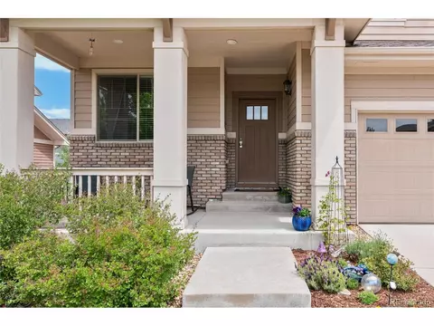 Exterior - 26925 E Quarto Pl, Aurora, CO 80016 photo 2 of 10