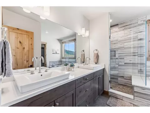 Bath - 83 Mckay Pl, Silverthorne, CO 80498 photo 2 of 2