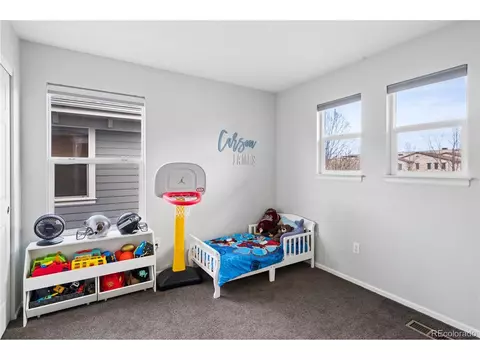 Bedroom - 8894 E 29th Pl, Denver, CO 80238 photo 4 of 7