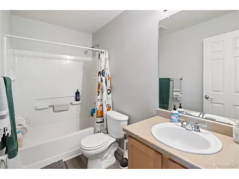 Bath - 8894 E 29th Pl, Denver, CO 80238 photo 3 of 3