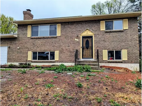 1401 Martin Dr, Colorado Springs, CO 80915