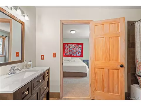 Bath - 8722 S Ault Ln, Morrison, CO 80465 photo 2 of 3