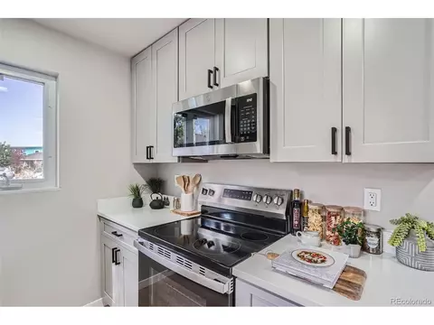 3130 N Steele St, Denver, CO 80205 photo 11