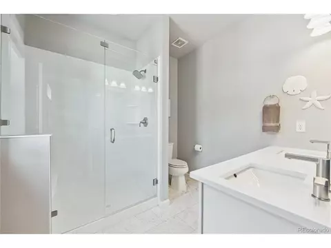 Bath - 4265 E Iliff Ave #2, Denver, CO 80222 photo 4 of 5