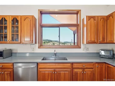 Kitchen - 47 Sombrero Ct, Lyons, CO 80540 photo 4 of 8