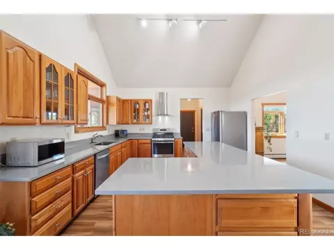Kitchen - 47 Sombrero Ct, Lyons, CO 80540 photo 2 of 8