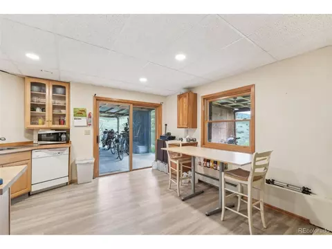 Kitchen - 47 Sombrero Ct, Lyons, CO 80540 photo 6 of 8