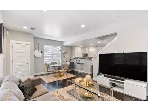 11255 E 25th Ave, Aurora, CO 80010 photo 2