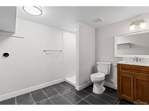 Bath - 18842 E Oregon Dr, Aurora, CO 80017 photo 2 of 2