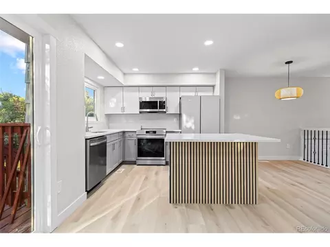 Kitchen - 18842 E Oregon Dr, Aurora, CO 80017 photo 2 of 2