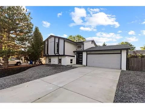 Exterior - 18842 E Oregon Dr, Aurora, CO 80017 photo 2 of 7