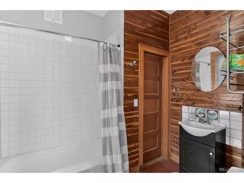Bath - 1902 Grove St, Boulder, CO 80302 photo 1 of 1