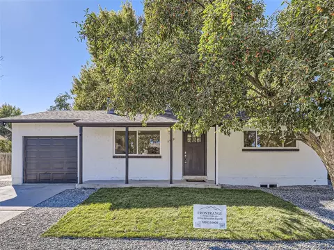 5529 Eagle St, Denver, CO 80239 photo 2