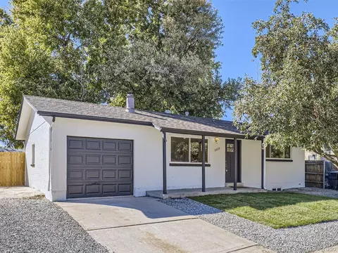 5529 Eagle St, Denver, CO 80239 photo 1