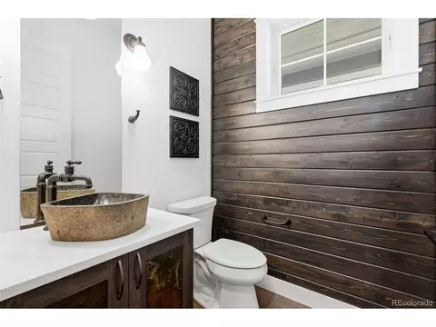 Bath - 900 Berthoud Peak Dr, Berthoud, CO 80513 photo 1 of 10