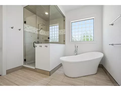 Bath - 900 Berthoud Peak Dr, Berthoud, CO 80513 photo 3 of 10