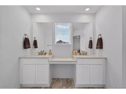 Bath - 24495 Evans Dr, Aurora, CO 80018 photo 2 of 6