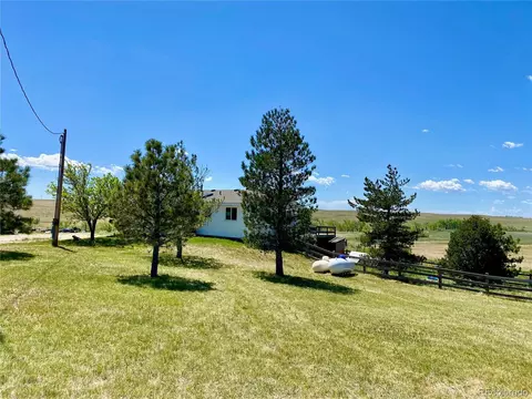 8890 High Country Trl, Elizabeth, CO 80107